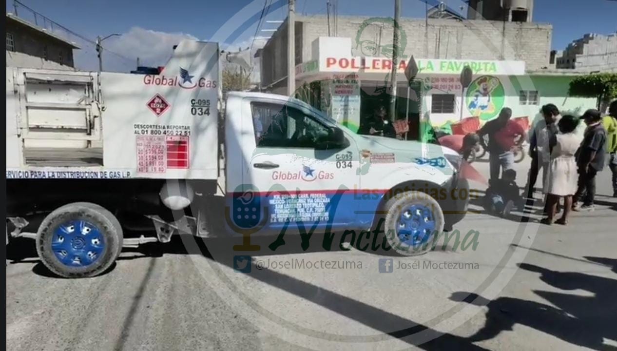 Camioneta gasera atropella a dos menores de edad en Tehuacán.